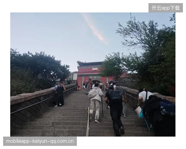 山东泰山通过换边找到突破口并几乎建功：一场关于策略、信念与团队的叙事
